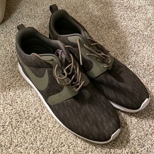 Men’s Nike 8.5 shoes